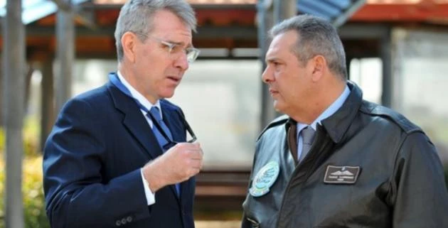 Νέο μήνυμα ηχηρού συμβολισμού από τον Αμερικανό Πρέσβη – Tίποτα δεν γίνεται τυχαία